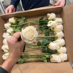 20 Fake White Roses